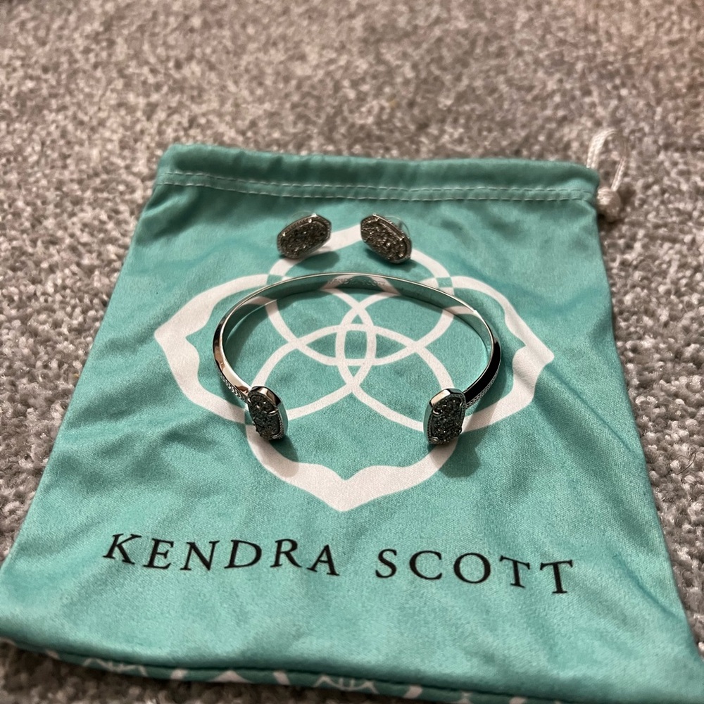 KENDRA SCOTT Jewelry set(ear rings and cuff) - Picture 4 of 5